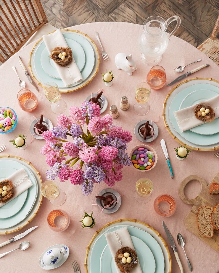 Juliska’s Classic Bamboo table setting gives this table a simple elegance.
